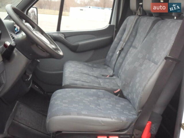 Белый Мерседес Sprinter, объемом двигателя 2.7 л и пробегом 500 тыс. км за 18500 $, фото 17 на Automoto.ua