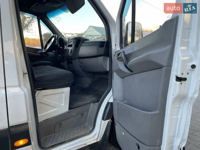 Белый Мерседес Sprinter, объемом двигателя 2.15 л и пробегом 222 тыс. км за 11999 $, фото 25 на Automoto.ua