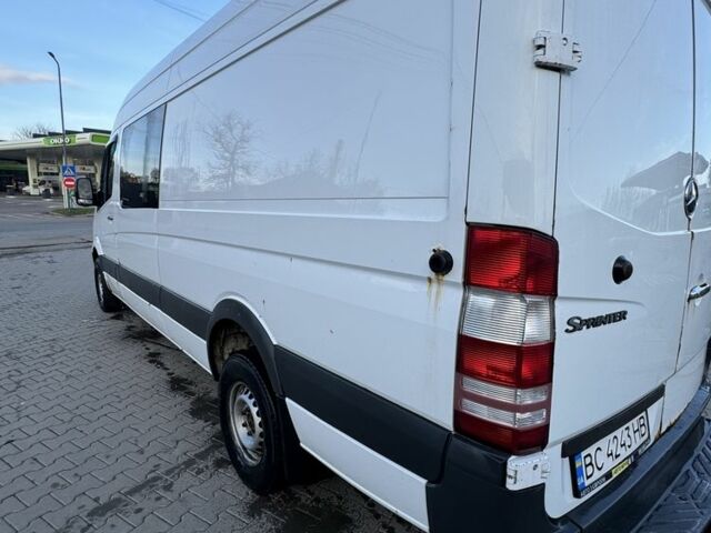 Белый Мерседес Sprinter, объемом двигателя 3 л и пробегом 754 тыс. км за 13000 $, фото 1 на Automoto.ua