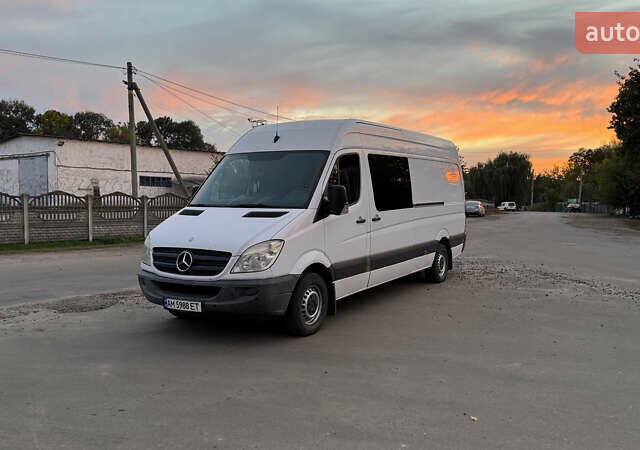 Белый Мерседес Sprinter, объемом двигателя 2.15 л и пробегом 480 тыс. км за 12200 $, фото 1 на Automoto.ua