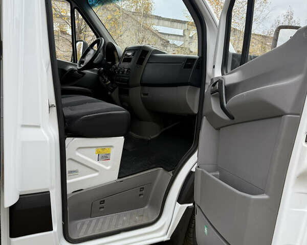 Белый Мерседес Sprinter, объемом двигателя 0 л и пробегом 410 тыс. км за 17300 $, фото 14 на Automoto.ua