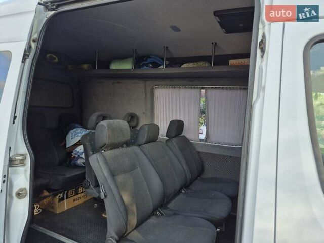 Белый Мерседес Sprinter, объемом двигателя 2.1 л и пробегом 580 тыс. км за 9900 $, фото 8 на Automoto.ua