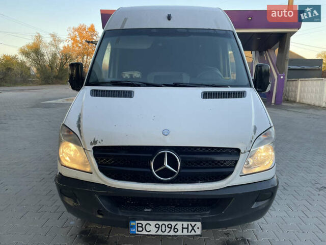 Белый Мерседес Sprinter, объемом двигателя 2.15 л и пробегом 222 тыс. км за 11999 $, фото 13 на Automoto.ua