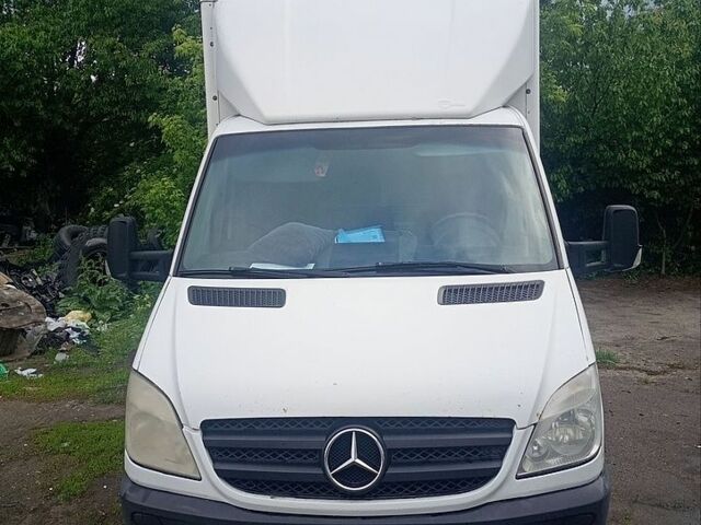 Белый Мерседес Sprinter, объемом двигателя 2.15 л и пробегом 100 тыс. км за 18500 $, фото 1 на Automoto.ua