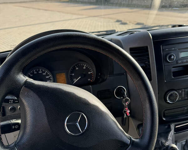 Белый Мерседес Sprinter, объемом двигателя 2.15 л и пробегом 500 тыс. км за 10400 $, фото 21 на Automoto.ua