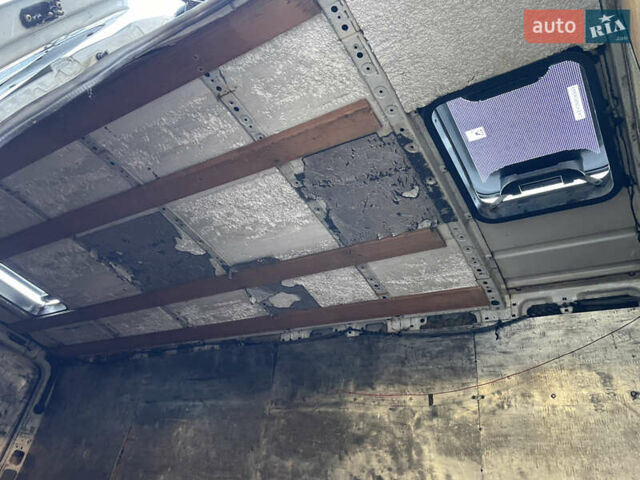 Белый Мерседес Sprinter, объемом двигателя 2.15 л и пробегом 222 тыс. км за 11999 $, фото 45 на Automoto.ua