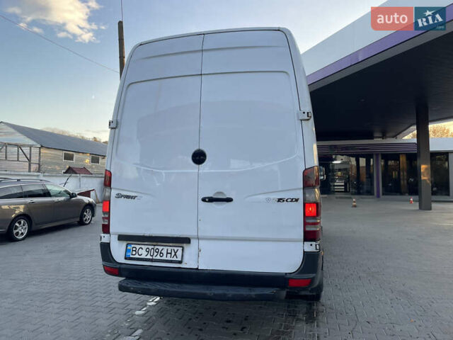 Белый Мерседес Sprinter, объемом двигателя 2.15 л и пробегом 222 тыс. км за 11999 $, фото 5 на Automoto.ua