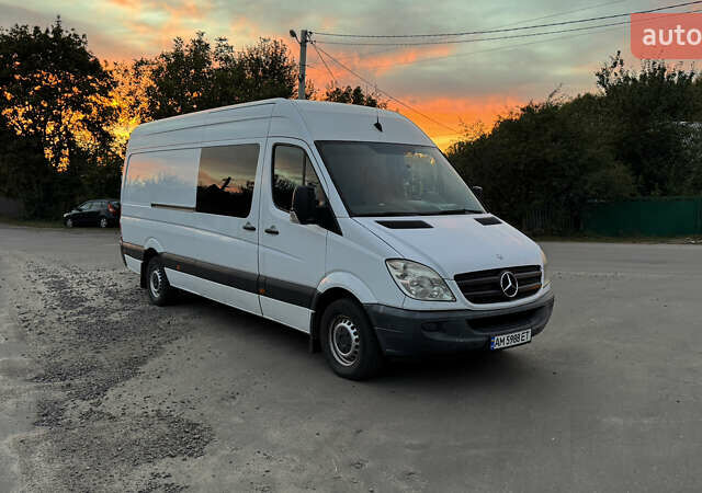 Белый Мерседес Sprinter, объемом двигателя 2.15 л и пробегом 480 тыс. км за 12200 $, фото 3 на Automoto.ua