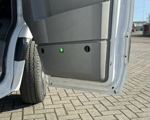 Белый Мерседес Sprinter, объемом двигателя 2.15 л и пробегом 500 тыс. км за 10400 $, фото 15 на Automoto.ua