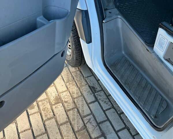 Белый Мерседес Sprinter, объемом двигателя 2.1 л и пробегом 620 тыс. км за 9800 $, фото 9 на Automoto.ua