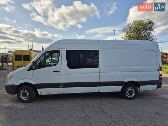Белый Мерседес Sprinter, объемом двигателя 2.1 л и пробегом 580 тыс. км за 9900 $, фото 5 на Automoto.ua
