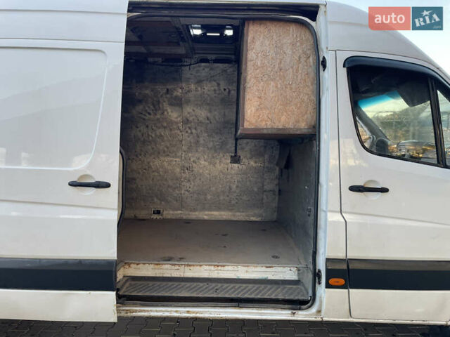 Белый Мерседес Sprinter, объемом двигателя 2.15 л и пробегом 222 тыс. км за 11999 $, фото 42 на Automoto.ua