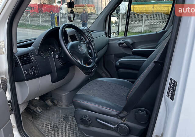 Белый Мерседес Sprinter, объемом двигателя 2.15 л и пробегом 480 тыс. км за 12200 $, фото 13 на Automoto.ua