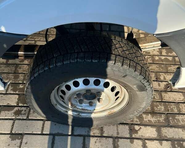 Белый Мерседес Sprinter, объемом двигателя 2.1 л и пробегом 620 тыс. км за 9800 $, фото 11 на Automoto.ua