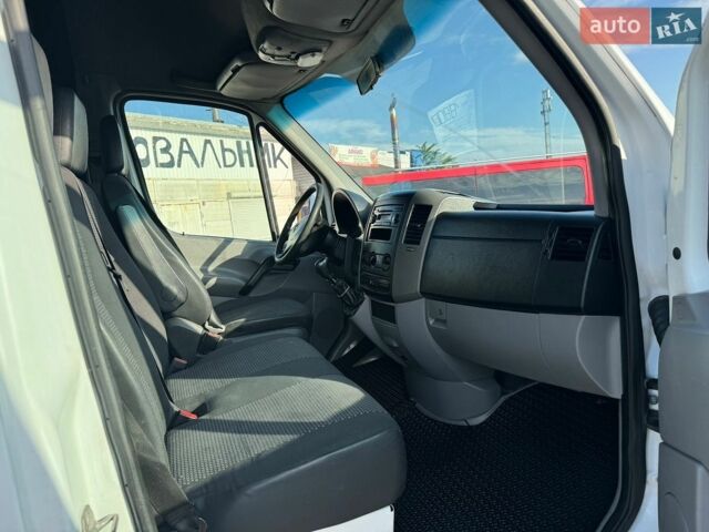 Белый Мерседес Sprinter, объемом двигателя 2.15 л и пробегом 300 тыс. км за 13000 $, фото 17 на Automoto.ua