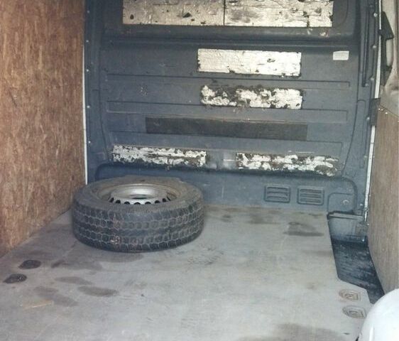 Белый Мерседес Sprinter, объемом двигателя 2.1 л и пробегом 515 тыс. км за 6500 $, фото 7 на Automoto.ua