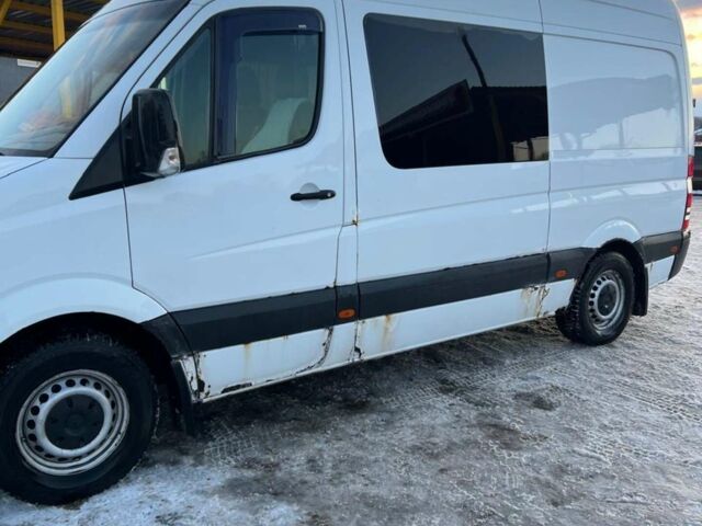 Белый Мерседес Sprinter, объемом двигателя 2.2 л и пробегом 560 тыс. км за 6499 $, фото 2 на Automoto.ua