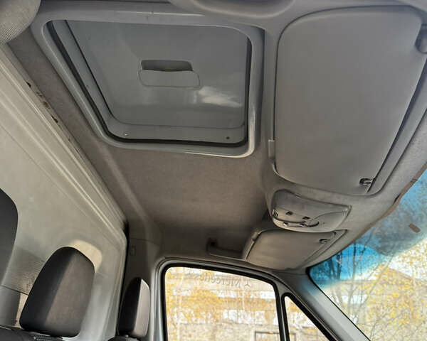 Белый Мерседес Sprinter, объемом двигателя 0 л и пробегом 410 тыс. км за 17300 $, фото 17 на Automoto.ua