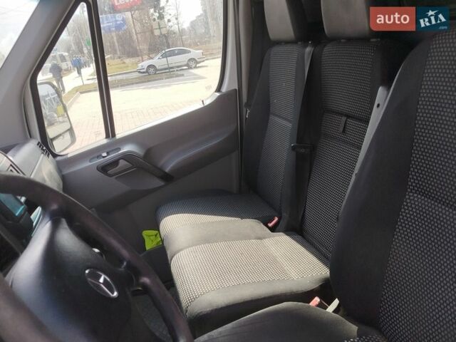 Белый Мерседес Sprinter, объемом двигателя 2.99 л и пробегом 263 тыс. км за 12000 $, фото 9 на Automoto.ua