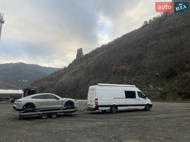Белый Мерседес Sprinter, объемом двигателя 2.99 л и пробегом 470 тыс. км за 16500 $, фото 2 на Automoto.ua