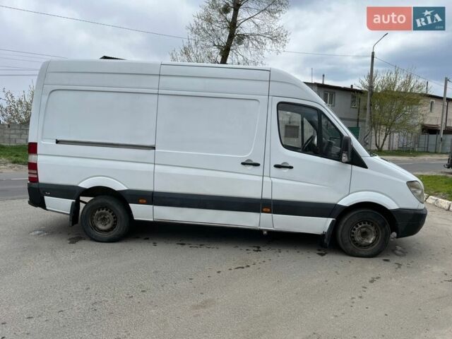 Белый Мерседес Sprinter, объемом двигателя 2.15 л и пробегом 538 тыс. км за 8499 $, фото 2 на Automoto.ua