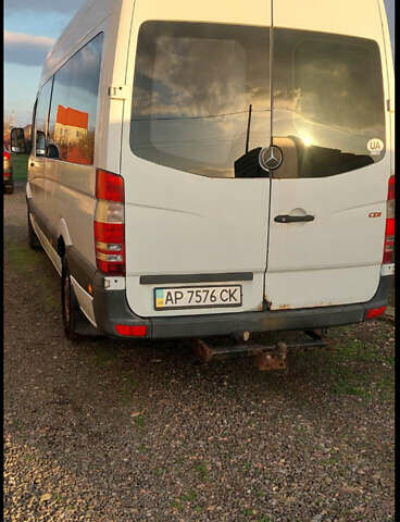Белый Мерседес Sprinter, объемом двигателя 2.15 л и пробегом 360 тыс. км за 9300 $, фото 3 на Automoto.ua