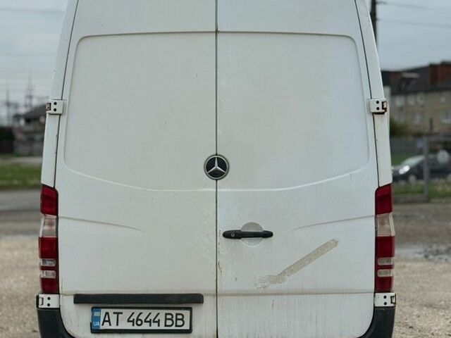 Белый Мерседес Sprinter, объемом двигателя 2.15 л и пробегом 370 тыс. км за 11900 $, фото 5 на Automoto.ua