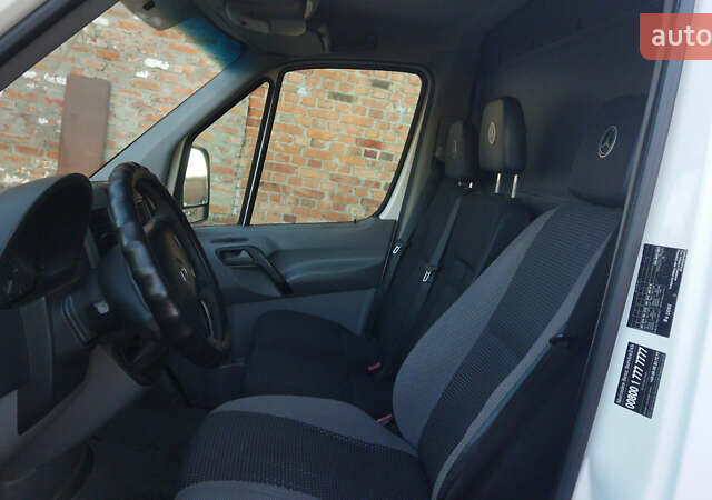 Белый Мерседес Sprinter, объемом двигателя 2.15 л и пробегом 515 тыс. км за 6500 $, фото 7 на Automoto.ua