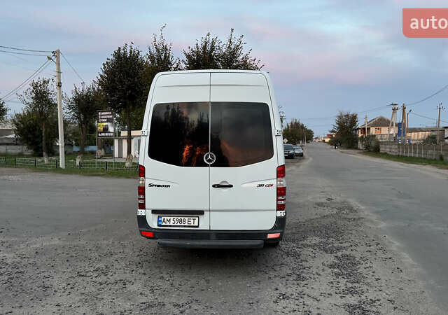 Белый Мерседес Sprinter, объемом двигателя 2.15 л и пробегом 480 тыс. км за 12200 $, фото 8 на Automoto.ua