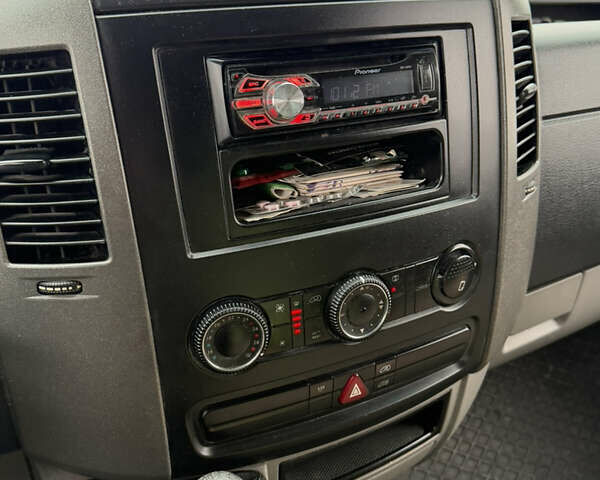 Белый Мерседес Sprinter, объемом двигателя 2.15 л и пробегом 580 тыс. км за 12500 $, фото 24 на Automoto.ua