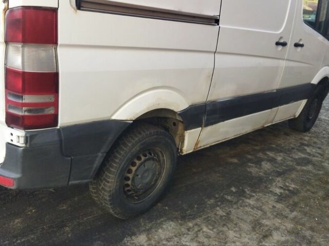 Белый Мерседес Sprinter, объемом двигателя 2.1 л и пробегом 515 тыс. км за 6500 $, фото 3 на Automoto.ua