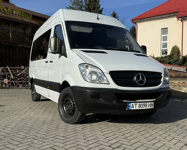 Белый Мерседес Sprinter, объемом двигателя 2.15 л и пробегом 500 тыс. км за 10400 $, фото 5 на Automoto.ua