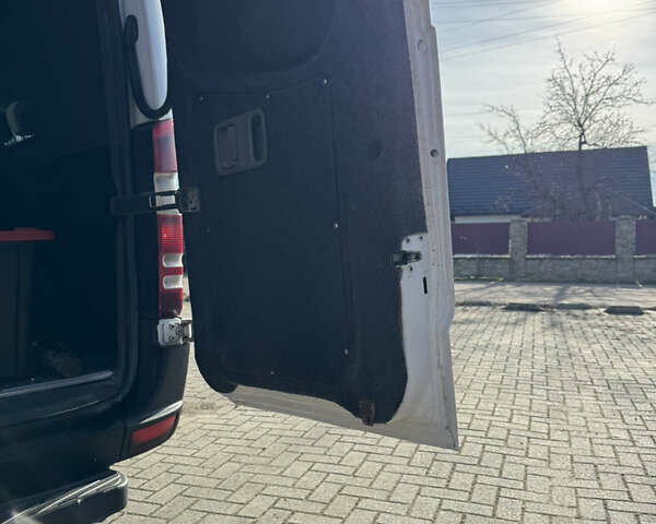 Белый Мерседес Sprinter, объемом двигателя 2.15 л и пробегом 500 тыс. км за 10400 $, фото 22 на Automoto.ua