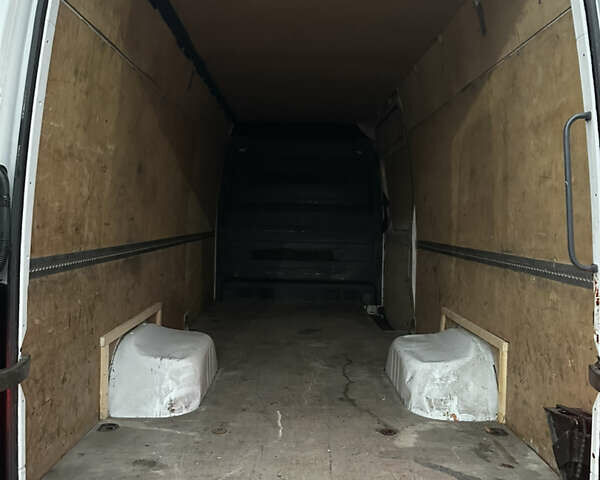 Белый Мерседес Sprinter, объемом двигателя 2.99 л и пробегом 317 тыс. км за 15400 $, фото 9 на Automoto.ua