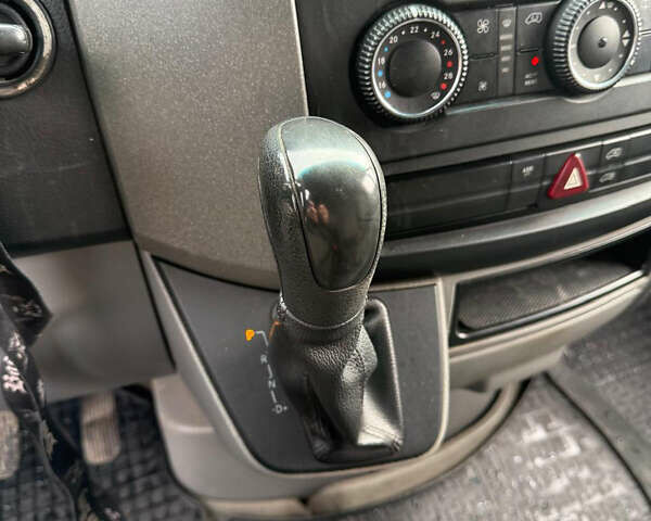 Белый Мерседес Sprinter, объемом двигателя 2.15 л и пробегом 366 тыс. км за 11500 $, фото 9 на Automoto.ua