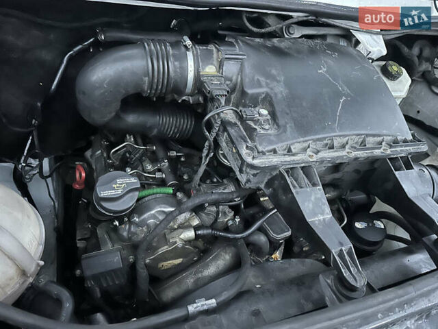 Белый Мерседес Sprinter, объемом двигателя 2.99 л и пробегом 317 тыс. км за 15400 $, фото 21 на Automoto.ua