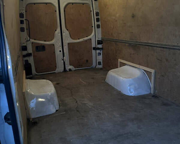 Белый Мерседес Sprinter, объемом двигателя 2.99 л и пробегом 317 тыс. км за 15400 $, фото 11 на Automoto.ua