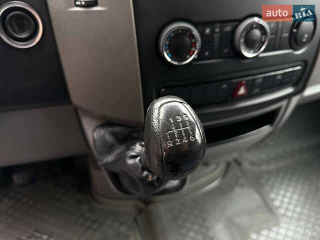 Білий Мерседес Sprinter, об'ємом двигуна 2.15 л та пробігом 300 тис. км за 12900 $, фото 24 на Automoto.ua