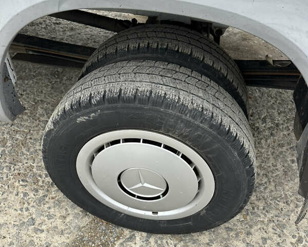 Белый Мерседес Sprinter, объемом двигателя 2.69 л и пробегом 316 тыс. км за 19700 $, фото 7 на Automoto.ua