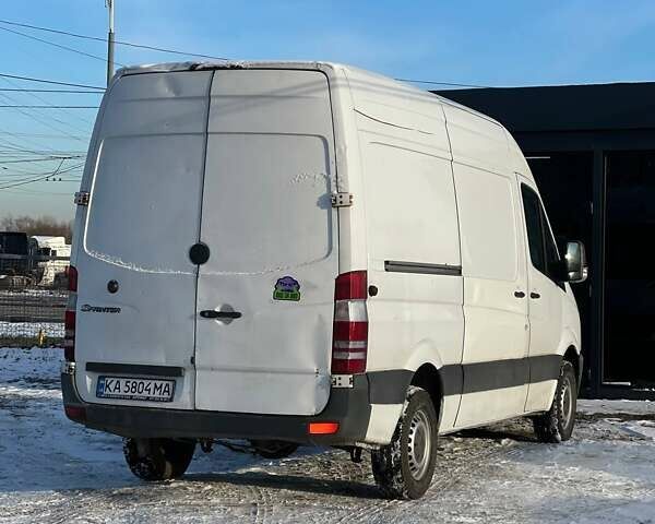 Белый Мерседес Sprinter, объемом двигателя 2.15 л и пробегом 480 тыс. км за 6800 $, фото 4 на Automoto.ua