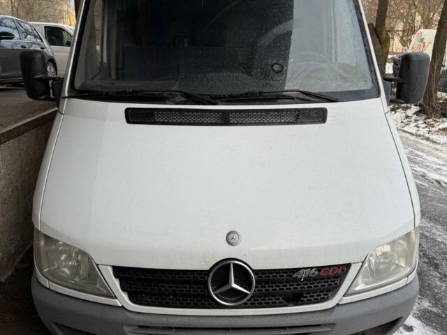 Белый Мерседес Sprinter, объемом двигателя 2.69 л и пробегом 293 тыс. км за 13900 $, фото 4 на Automoto.ua