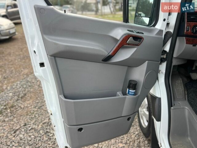 Белый Мерседес Sprinter, объемом двигателя 3 л и пробегом 600 тыс. км за 16600 $, фото 16 на Automoto.ua
