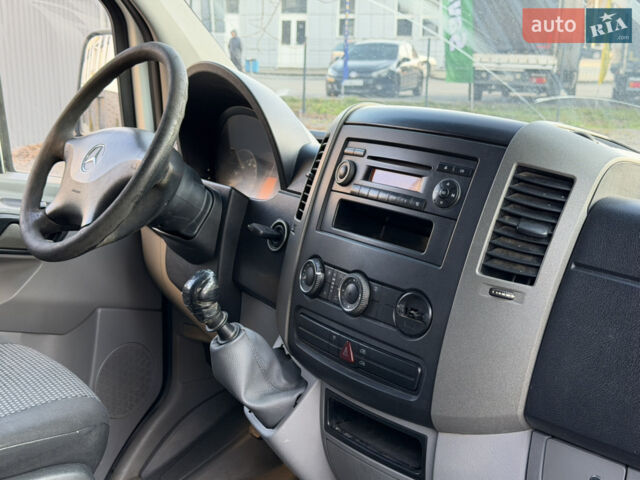 Білий Мерседес Sprinter, об'ємом двигуна 3 л та пробігом 579 тис. км за 10000 $, фото 19 на Automoto.ua