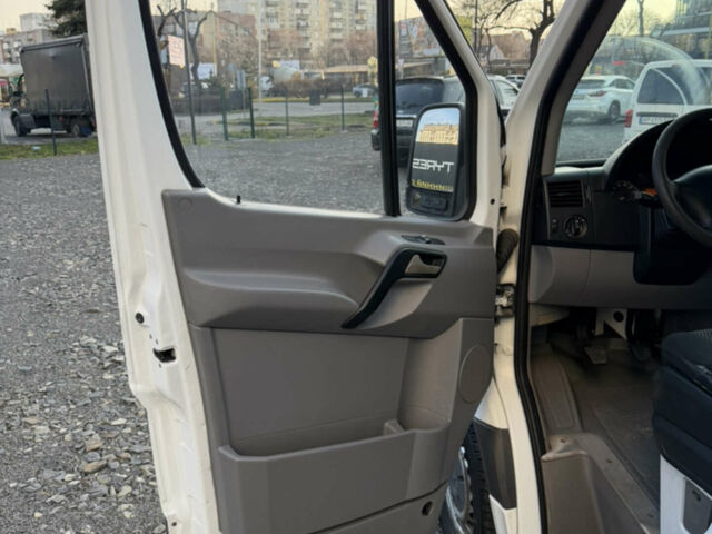 Белый Мерседес Sprinter, объемом двигателя 3 л и пробегом 579 тыс. км за 10000 $, фото 11 на Automoto.ua