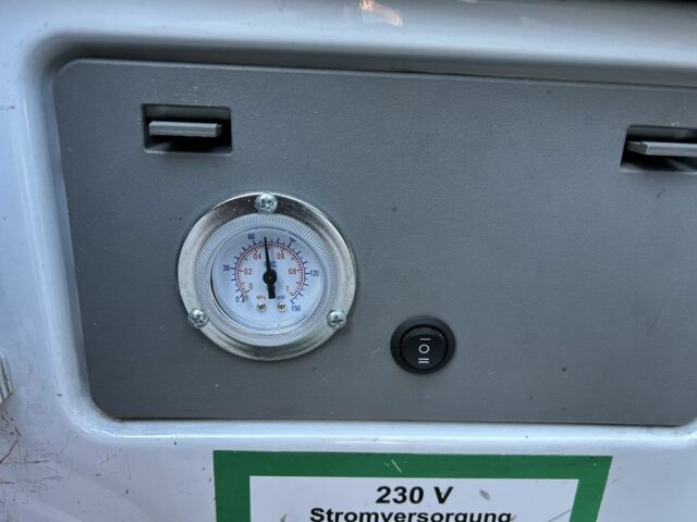 Белый Мерседес Sprinter, объемом двигателя 2.2 л и пробегом 245 тыс. км за 11668 $, фото 16 на Automoto.ua