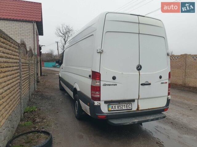Белый Мерседес Sprinter, объемом двигателя 2.2 л и пробегом 350 тыс. км за 10500 $, фото 6 на Automoto.ua