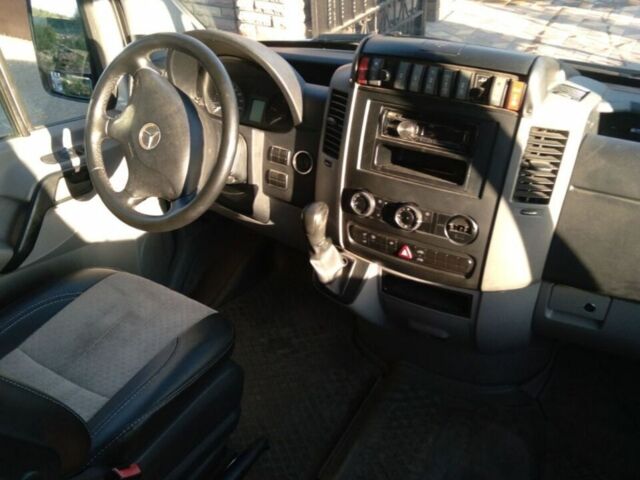 Белый Мерседес Sprinter, объемом двигателя 2.1 л и пробегом 307 тыс. км за 12000 $, фото 8 на Automoto.ua