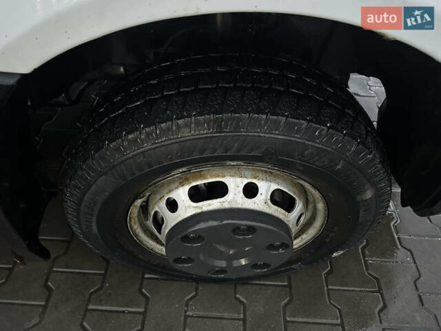 Белый Мерседес Sprinter, объемом двигателя 2.99 л и пробегом 317 тыс. км за 15400 $, фото 23 на Automoto.ua