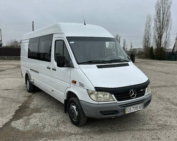 Белый Мерседес Sprinter, объемом двигателя 2.69 л и пробегом 316 тыс. км за 19700 $, фото 2 на Automoto.ua