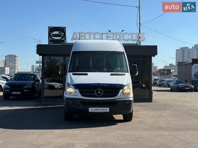 Белый Мерседес Sprinter, объемом двигателя 2.14 л и пробегом 268 тыс. км за 7990 $, фото 2 на Automoto.ua